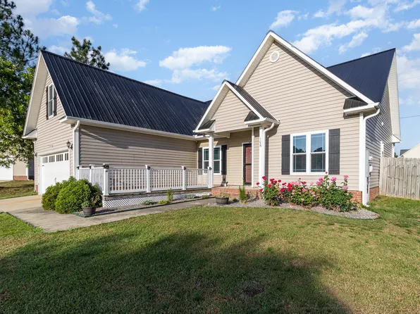 106 Claymore Ct, Broadway, NC 27505