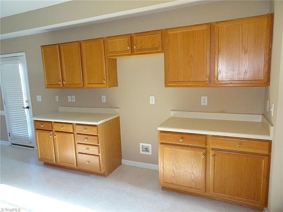 4th image of 6609 Springfield Village Ln