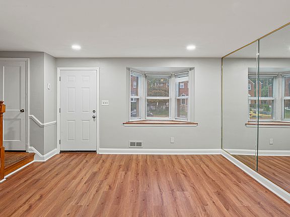 4th image of 1621 Thetford Rd