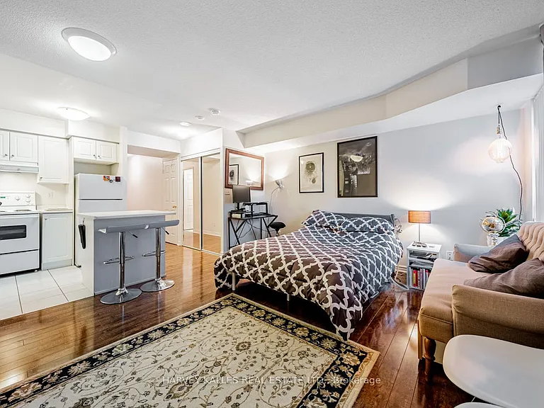 43 Eglinton Ave E #1101 — Photo 13