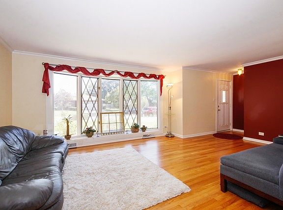 3rd image of 9534 S Parkside Ave