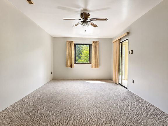 5th image of 110 Sparrow Ln