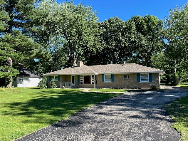 1st image of 2710 E Riverview Dr