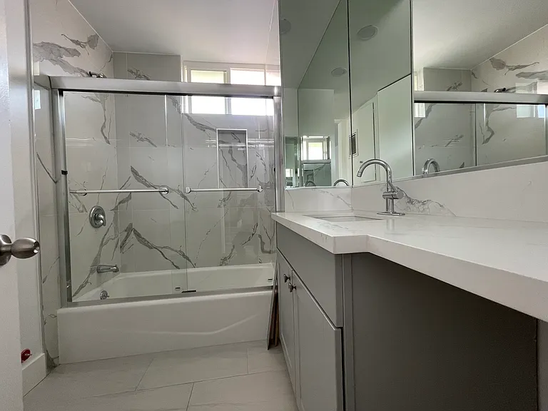1277 Barry Ave #7 — Photo 6