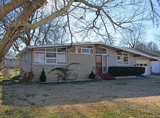 620 W Kerr St, Springfield, MO 65803