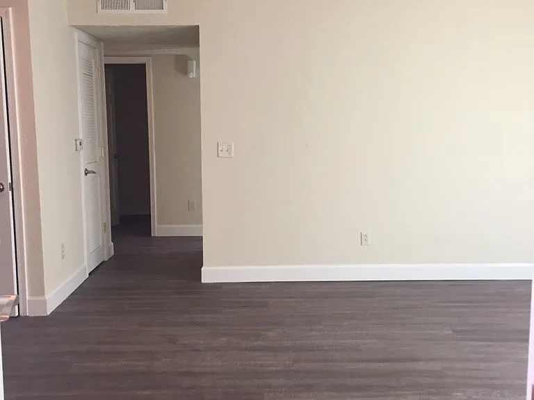Valley Manor — Photo 13