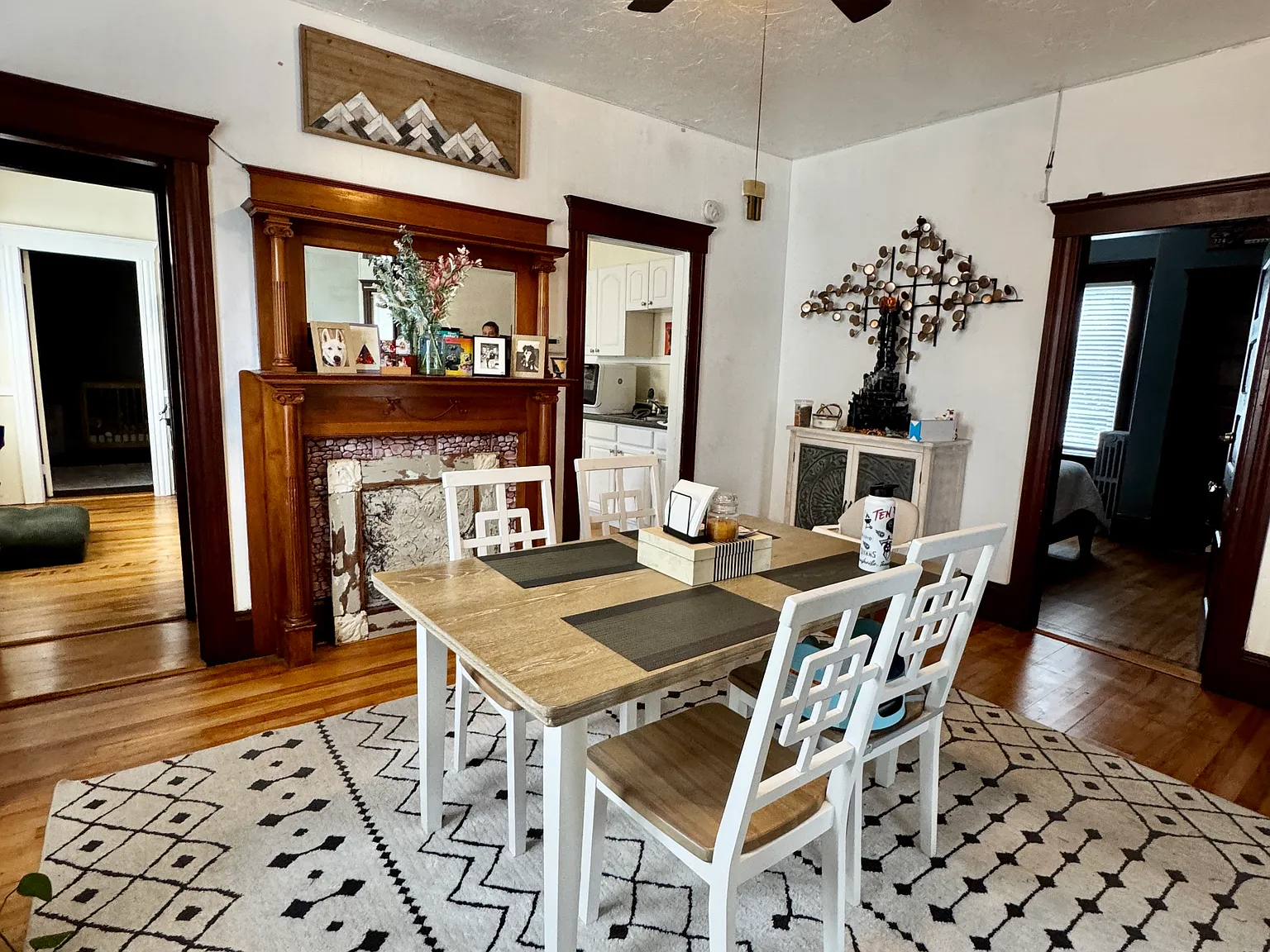 3 bed, 1357 sqft, $2,345 — Photo 3