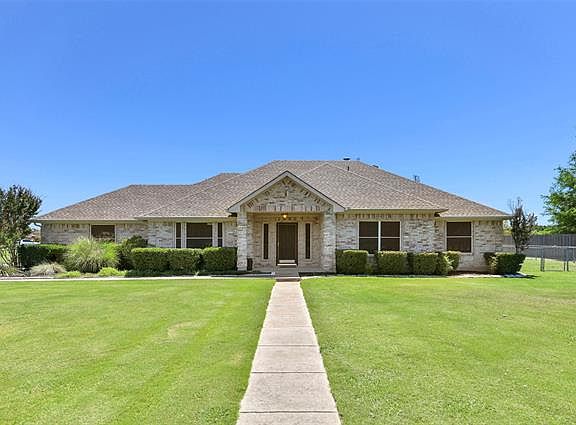 2nd image of 2205 Cross Timbers Dr