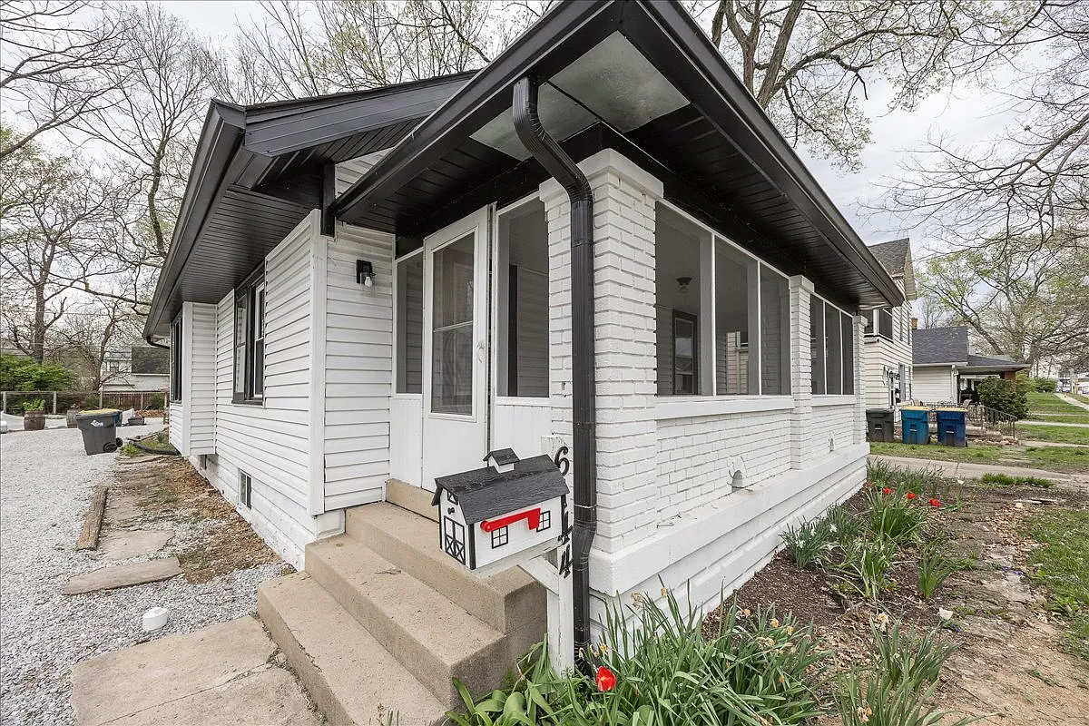 Building Photo - 6144 Winthrop Ave