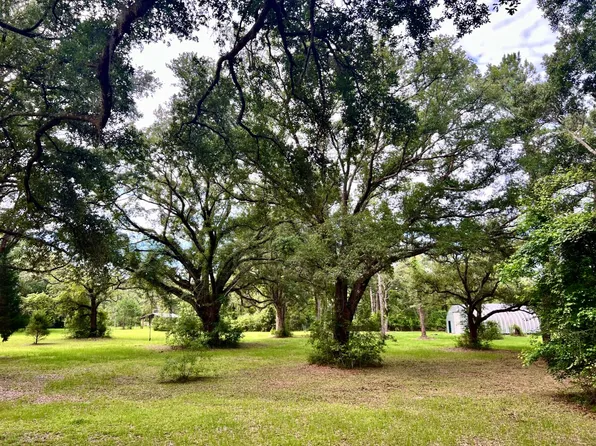 1102 Jessica Ln, Caryville, FL 32427