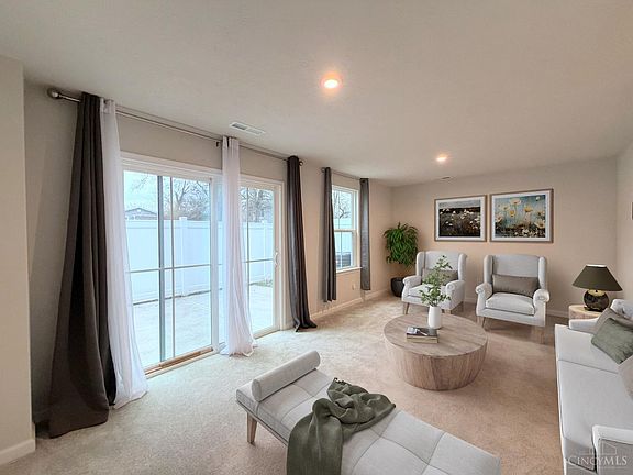 5th image of 42 Wentworth Ln