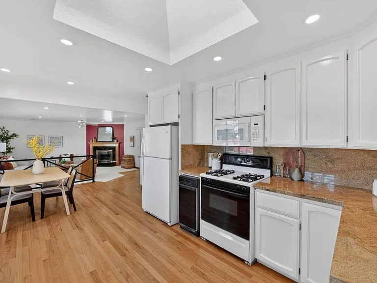 400 Hodges Ave — Photo 11