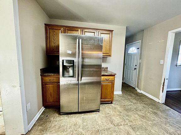 4th image of 716 Fenwick Dr