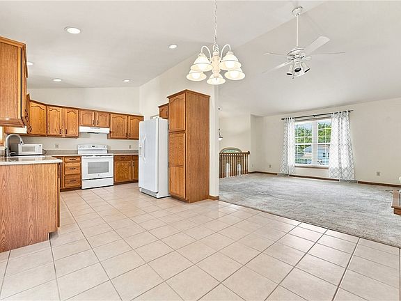 5th image of 106 Old Forge Rd