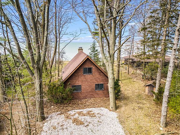 2nd image of 77376 Pinewood Ln