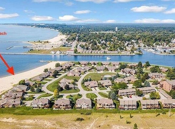 2nd image of 368 Harbor Dr Unit 206