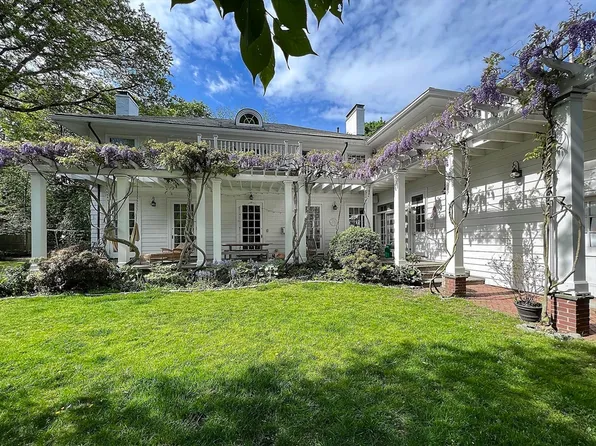 57 Hedge Rd, Brookline, MA 02445