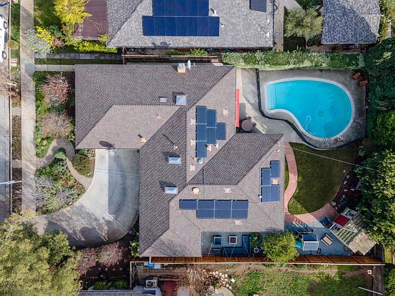 5th image of 790 Eschenburg Dr
