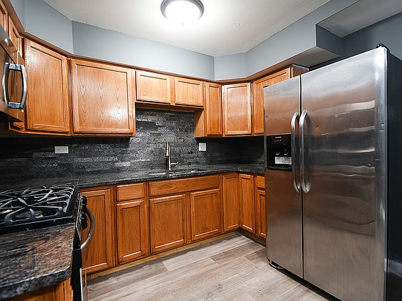 3rd image of 17204 71st Ave APT 1
