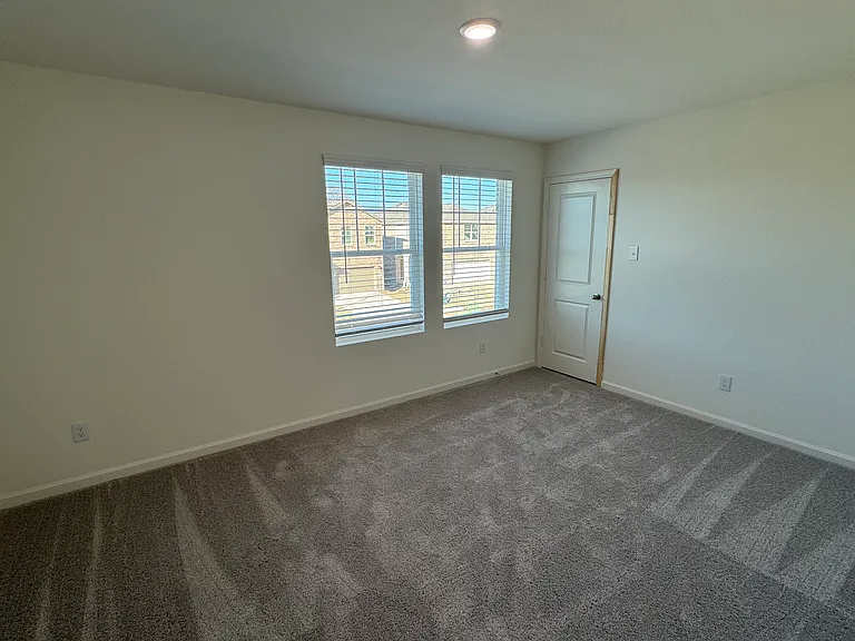 219 Savannah Way — Photo 38