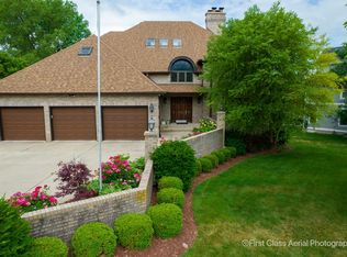 240 Wren Dr, Bloomingdale, IL 60108