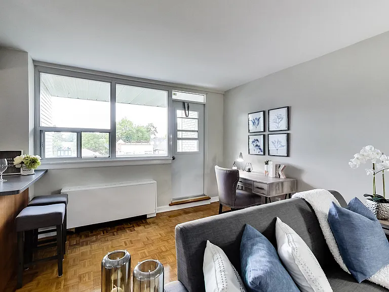 630 Roselawn Ave — Photo 64