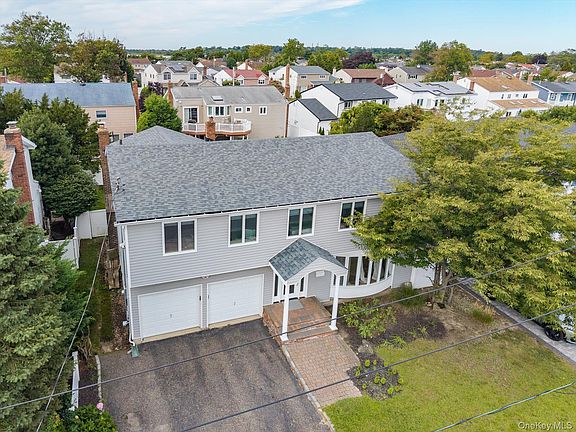 3rd image of 3060 Shore Drive