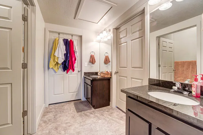 642 N University Ave #B116 — Photo 17