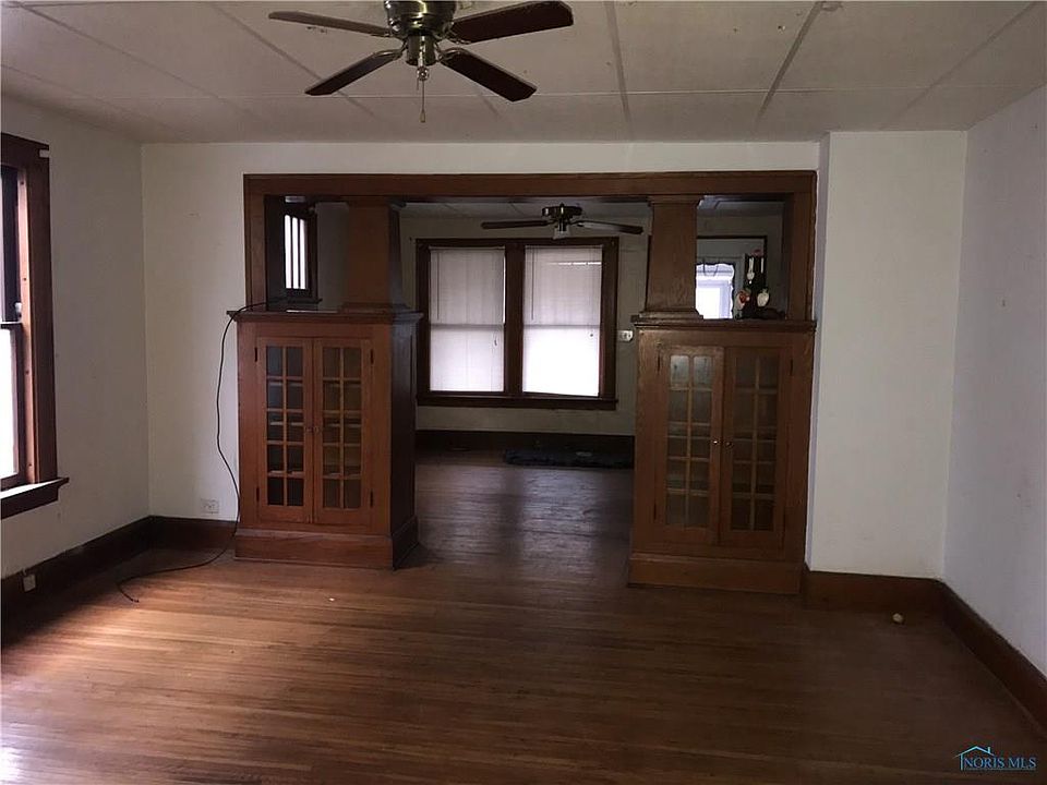 2nd image of 916 Buffalo St
