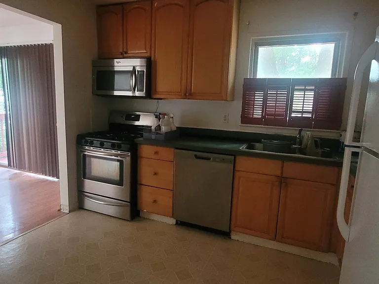 4419 Kentmore Dr — Photo 17