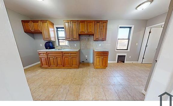5th image of 43 Sanders St #1