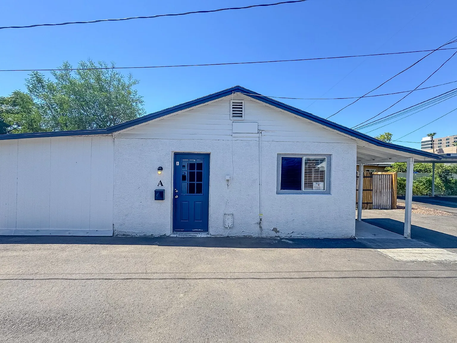 3 bed, 1.0 bath, 800 sqft, $1,275 — Photo 1