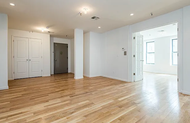 Rented by Nooklyn NYC LLC | media 25