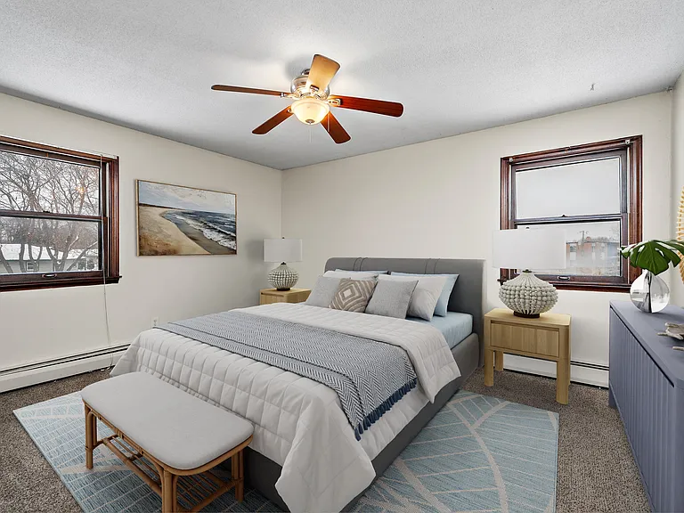 Kings Manor Apartments — Photo 17