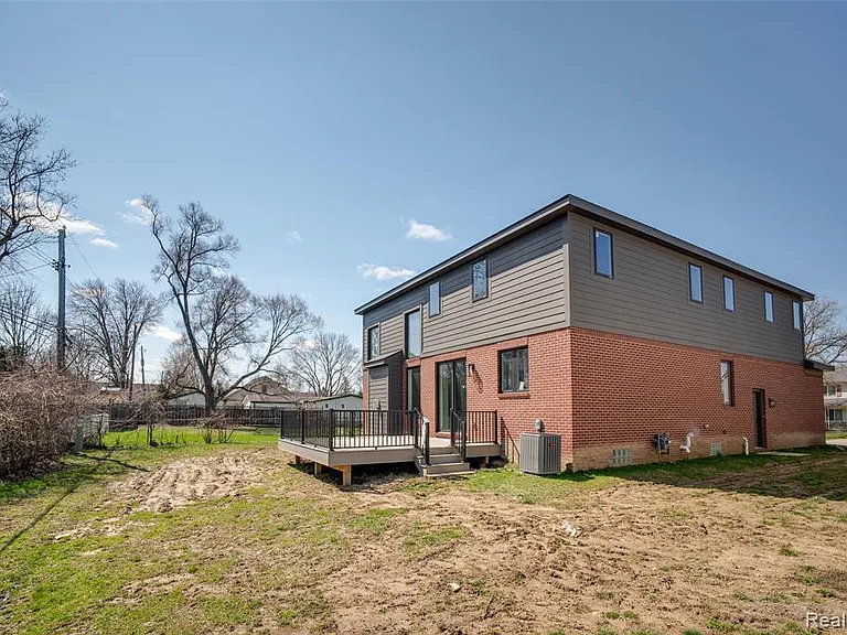 2921 Walsh Dr — Photo 56