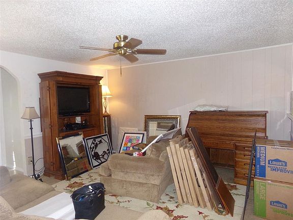 3rd image of 1020 Plover Ln