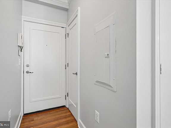 5th image of 1121 24th St NW APT 309