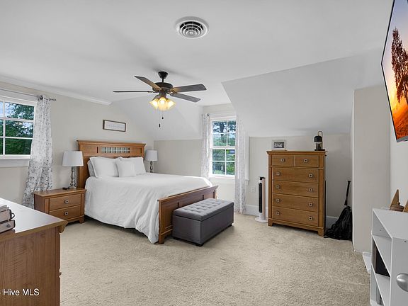 5th image of 1912 Greenbriar Road