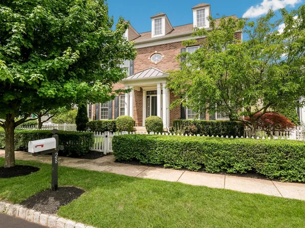 28 Croft Dr, Fountainville, PA 18923