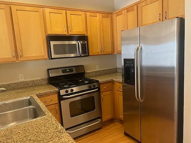 450 J St #7111 — Photo 3