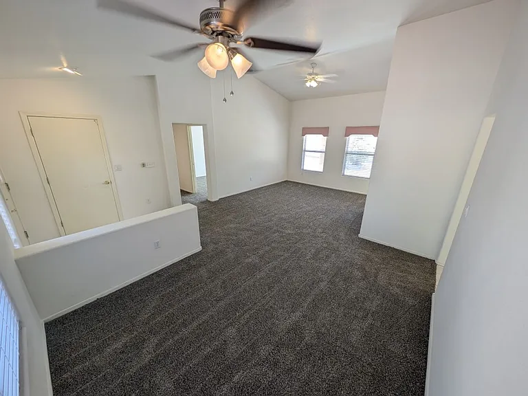10113 Crescent Creek Dr — Photo 4