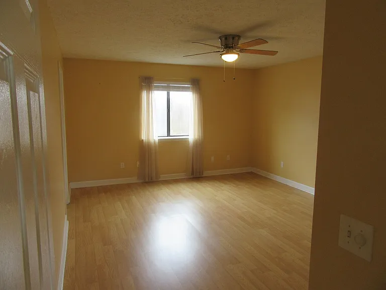 820 Premier Dr — Photo 11