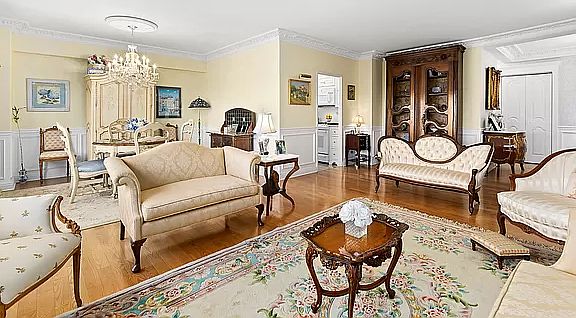 5th image of 900 Park Ave APT 20E