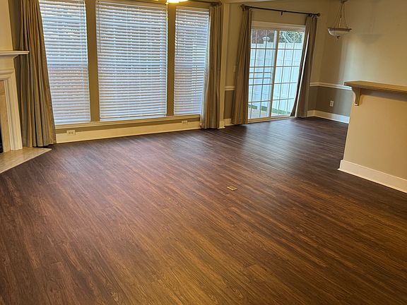 3rd image of 113 Honey Creek Ln