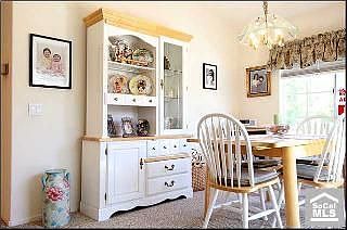 5th image of 49 Wisteria Pl