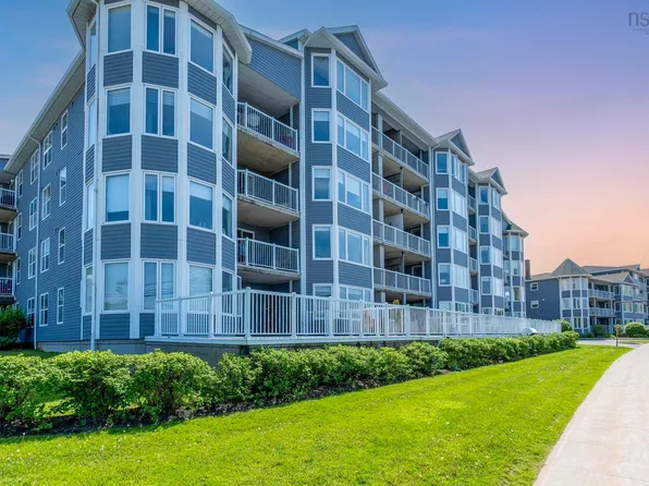 275 Prince Albert Rd Unit 111, Halifax, NS B2Y 1M9