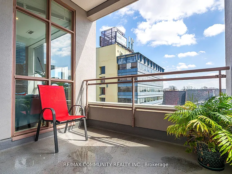 980 Yonge St #513 — Photo 20