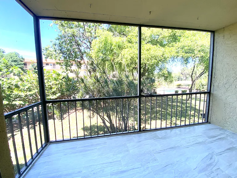 6061 N Falls Circle Dr #7 — Photo 11