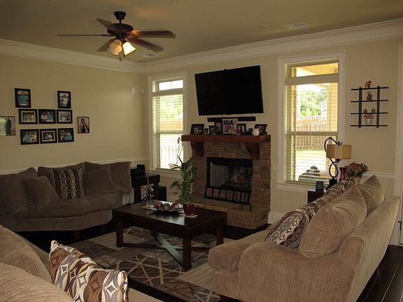 5th image of 4037 Lakewood Dr