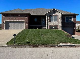 1518 Dry Creek Ct, Jefferson City, MO 65109
